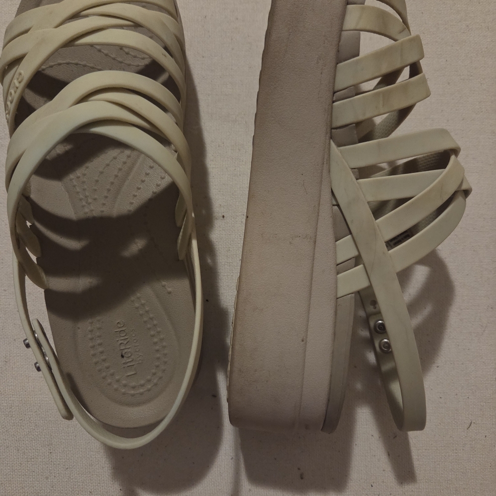 CROCS Women's Light Cream Strappy Sandals